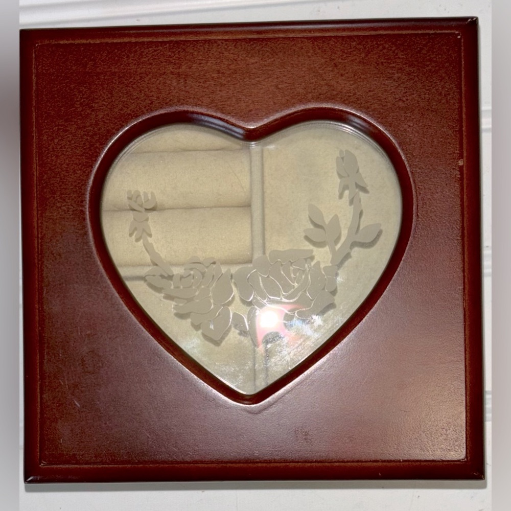 Croft & Barrow Wood Jewelry Box Very Good Condition 5.5 x 5.5 x 2.25